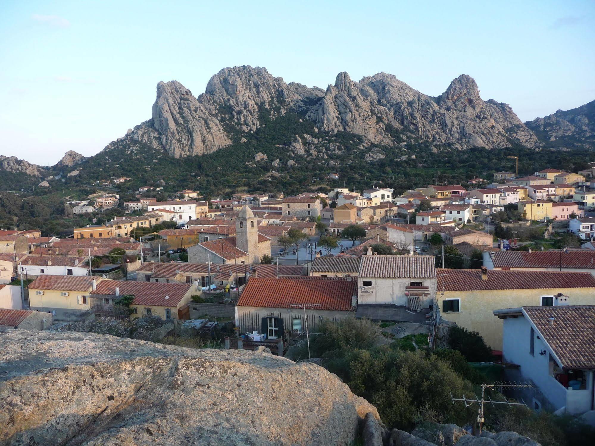 Hotel San Pantaleo Exterior foto